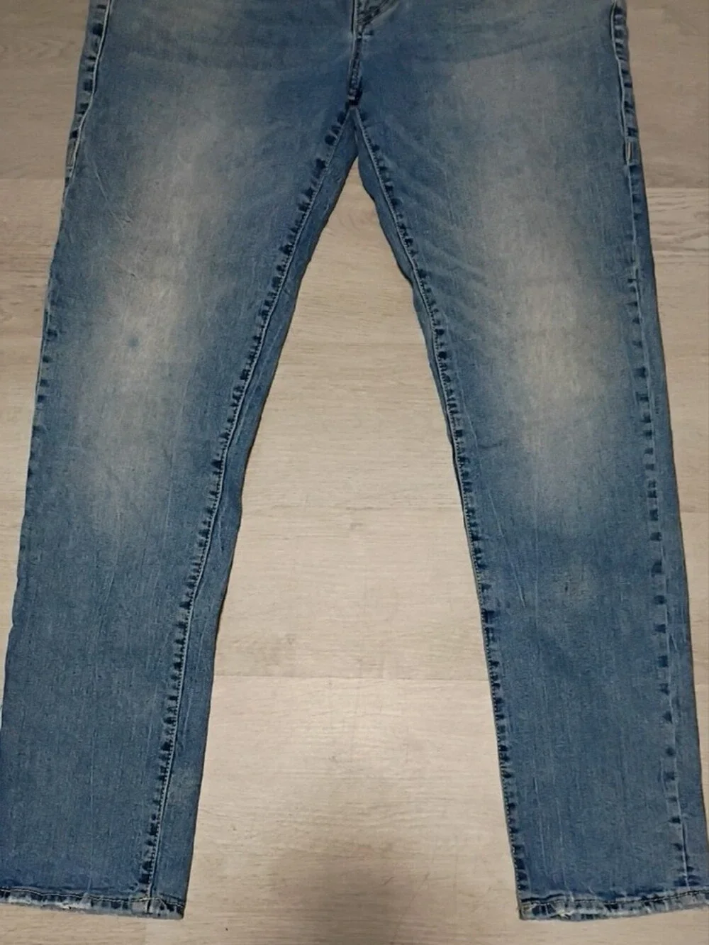 True Religion Men's Light Blue Relaxed Skinny Jeans